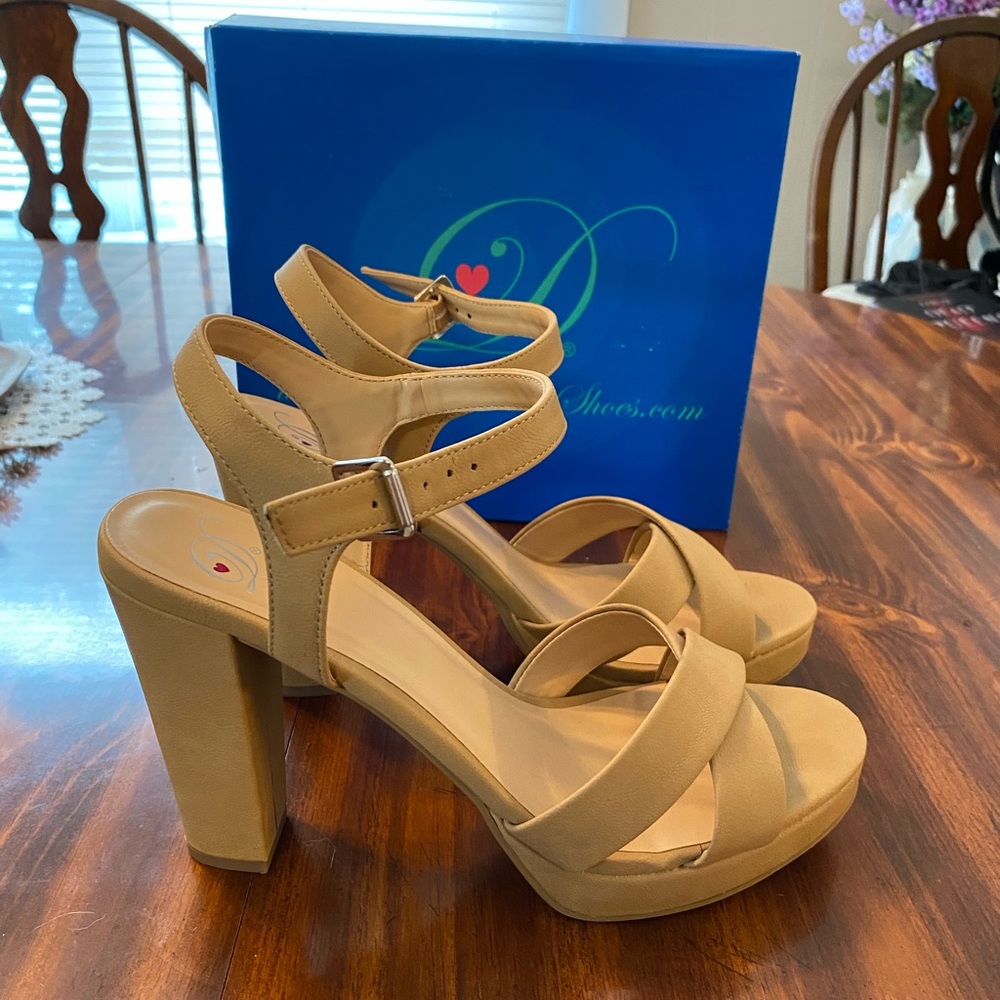 Gorgeous Tan Heels, worn once!
